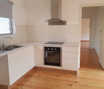 APPLICATIONS PENDING - No further opens scheduled Beautiful 2 Bedro... - Photo 6