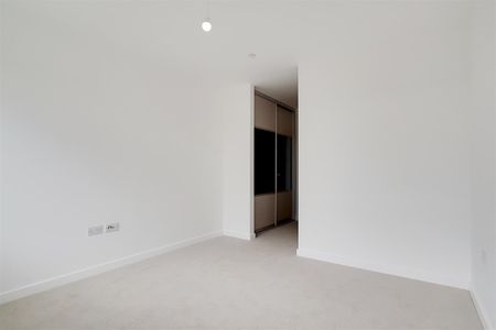 Queens Croft House, 22 Thorney Close, Colindale - Photo 3