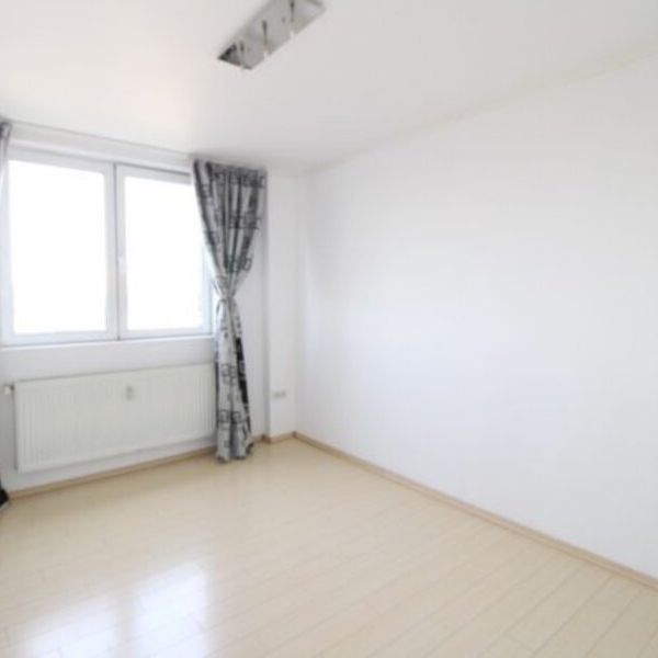Piata Sudului, Alexandru Obregia, inchiriere apartament 3 camere, parcare. - Fotografie 1