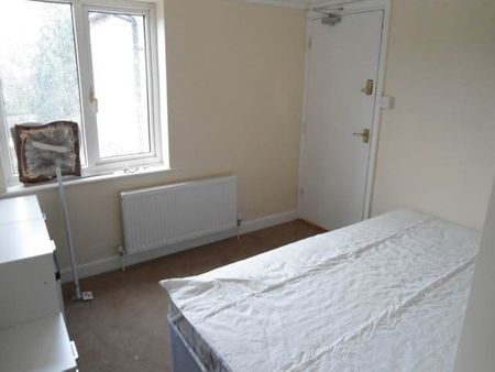 1 bed house / flat share to rent in Goring Road - Photo 3