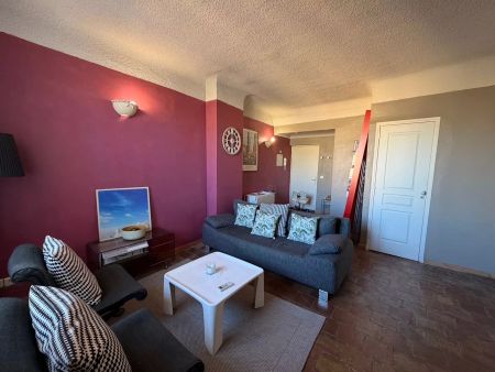 A LOUER - AIX EN PROVENCE - COURS MIRABEAU - T2 MEUBLE sur deux niveaux - Photo 4