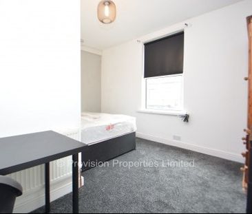 6 Bedroom Student Properties in Hyde Park - Photo 6