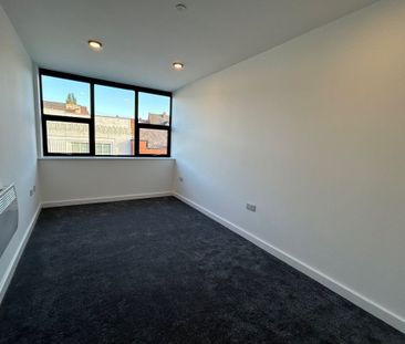 Burlington Square, Chesterfield - Photo 1
