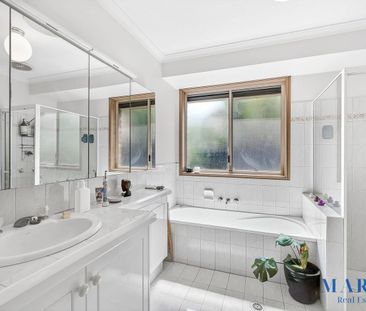 Family Living with Pool and Entertaining in Prime Robina Pocket - Photo 2