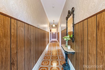Family home in a Premier Location! - Photo 4