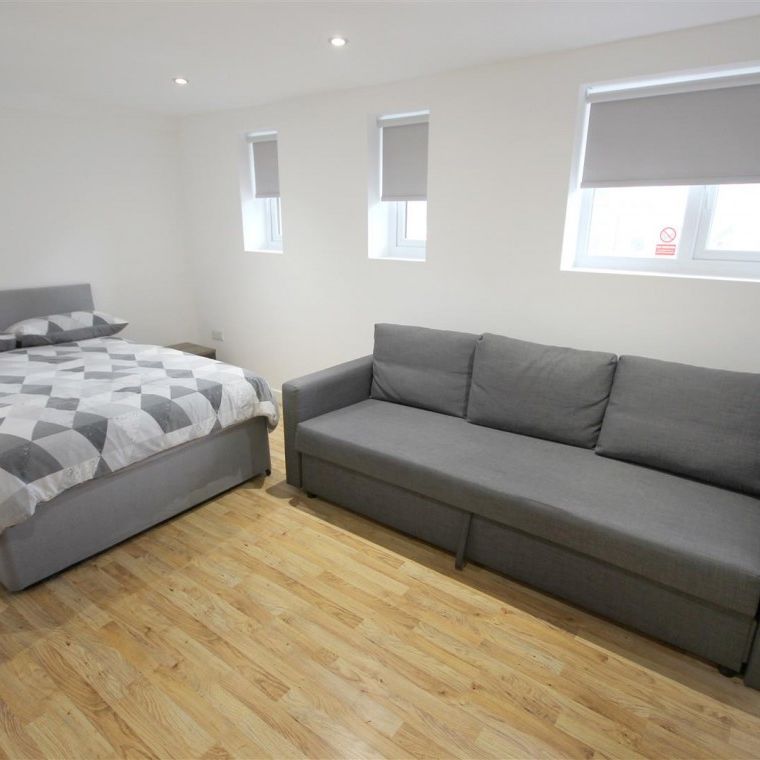 1 Bedroom Apartment - Studio To Let - Photo 1