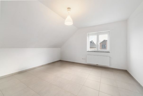 Ruime halfopen bebouwing met 4 slaapkamers in Lochristi - Photo 1