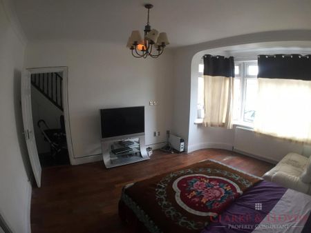 6 bedroom terraced house to rent - Photo 3