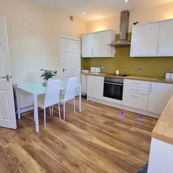 2 bedroom terraced house to rent - Photo 1