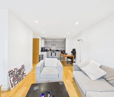 The Courtyard, High Street, Staines-Upon-Thames,TW18 - Photo 1