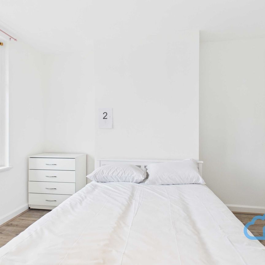 RM2 Woodstock Court | Lee | London | SE12 9HT - Photo 1