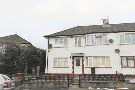 Rothbury Gardens, Isleworth, TW7 - Photo 2