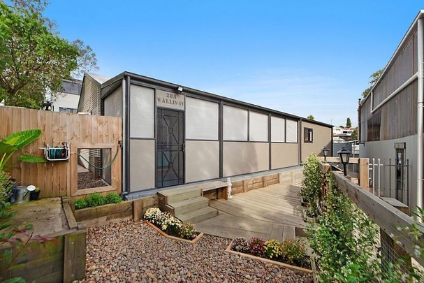 Private residence with large barn shed - Photo 1