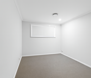 Modern, fresh and move into a ready family home! - Photo 1