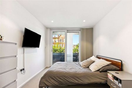 A superb one bedroom flat close to Wandsworth centre. - Photo 5