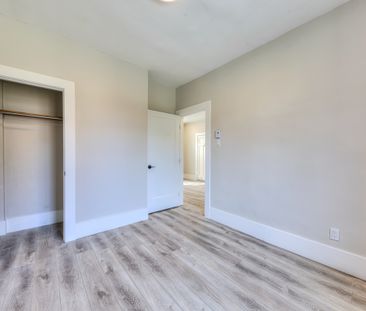 3416 Avenue Patricia, #9 - Photo 2