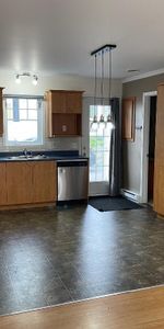 1ER NOVEMBRE -CENTRE VILLE JOLIETTE SPLENDIDE 4 1-2 SUR 2 ÉTAGES ! CONSTRUCTION SUPÉRIEUR ! A VOIR !!! - Photo 3