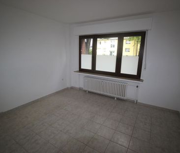 Duisburg - Buchholz, schöne 2 Zimmer Erdgeschoßwohnung komplett ren... - Photo 2