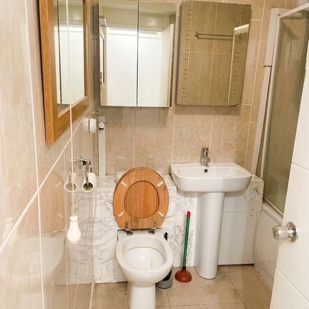 1 bedroom flat to rent - Photo 4