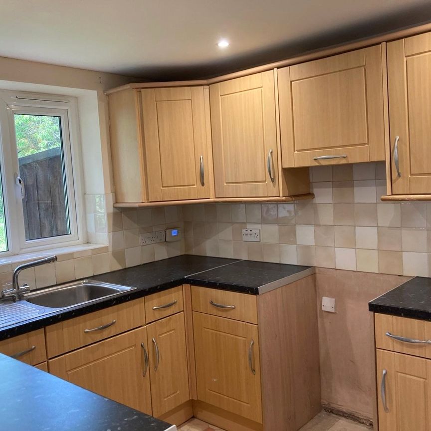 33 Broadstone - Photo 1