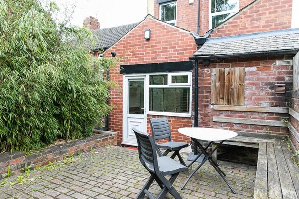 Station Parade, Headingley, Leeds - Photo 1