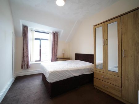 Apartment 3, 57 High Street - Photo 3