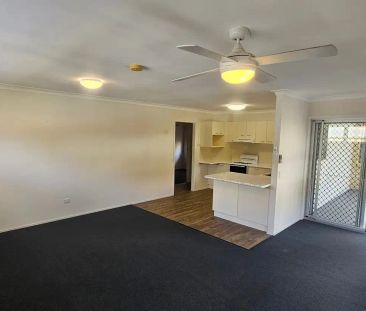 “Modern Comfort in a Leafy Holland Park Setting” - Photo 1