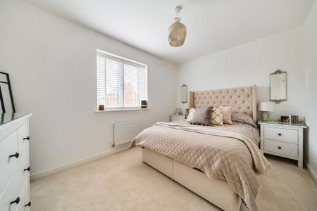 2 bedroom semi-detached house to rent - Photo 4