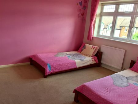 Deanery Crescent, LE4, Leicester - Photo 2