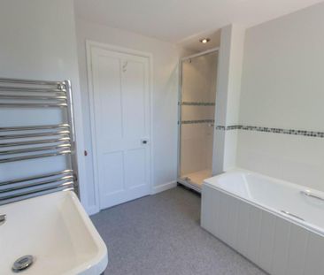 2 bedroom semi-detached house to rent - Photo 6