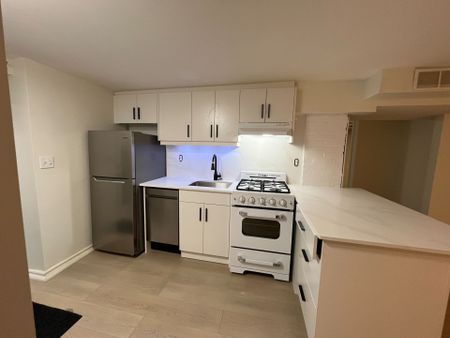 For Lease - 5 Edgewood Gardens Unit# Basement, Toronto, Ontario - Photo 3