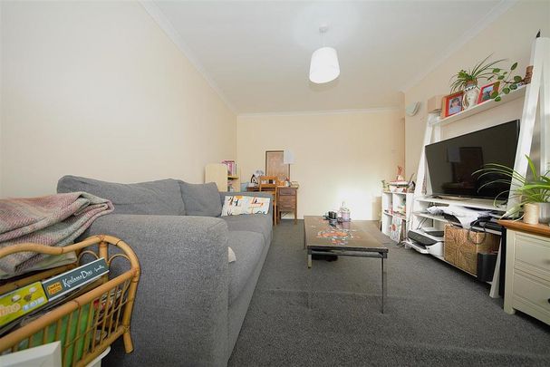 3 bedroom flat to rent - Photo 1
