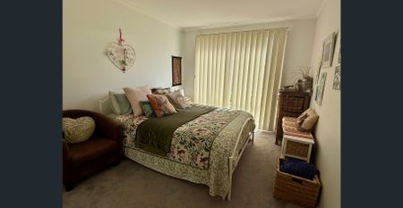 Inviting two-bedroom unit located in the heart of town! - Photo 5