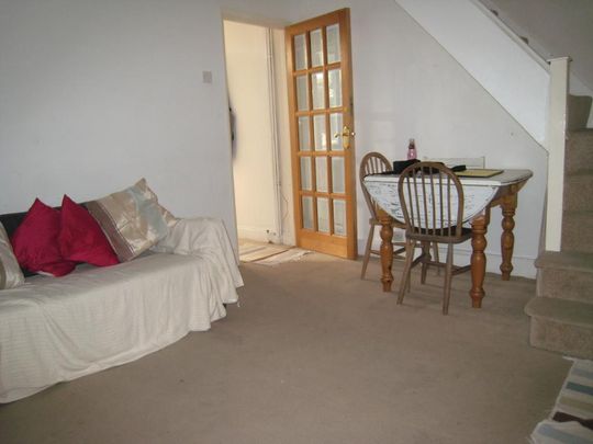 3 bedroom terraced house to rent - Photo 1