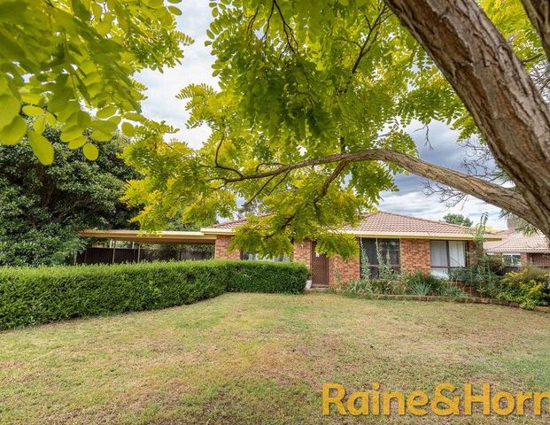 Handy East Location - Photo 1