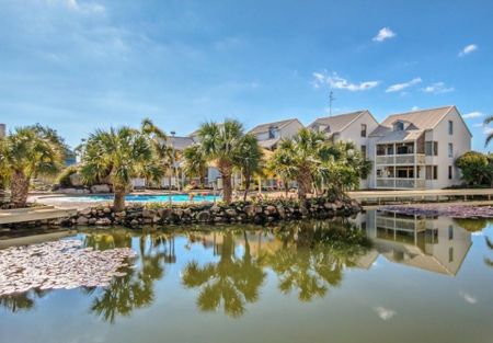 Resort-Style Living in the Heart of Mandurah - Fully Furnished Apartment - Photo 2