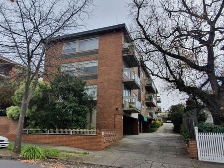 7/43 Derby Street, Kew VIC 3101 - Photo 3