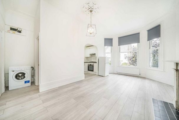 1 bedroom flat to rent - Photo 1