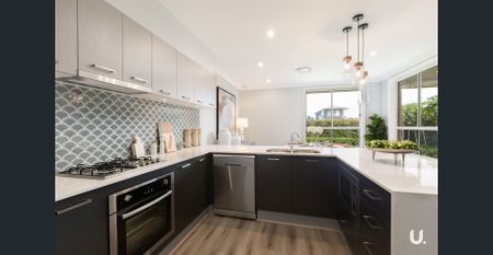 Exquisite Double-Level Residence - Photo 2