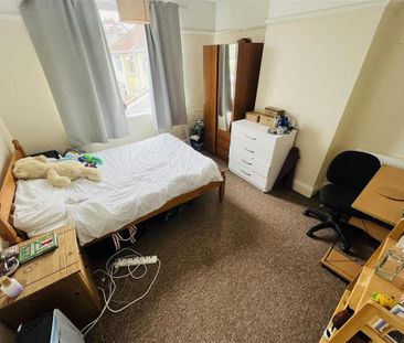 4 bedroom terraced house to rent - Photo 4