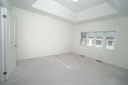 Condo Townhouse For Lease | N9246880 - Photo 4