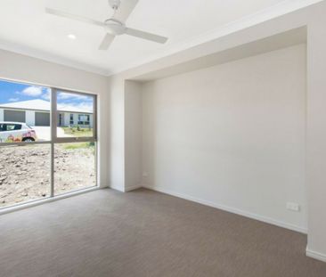 4 Bedroom 2 Living Room House in Ormeau! - Photo 5