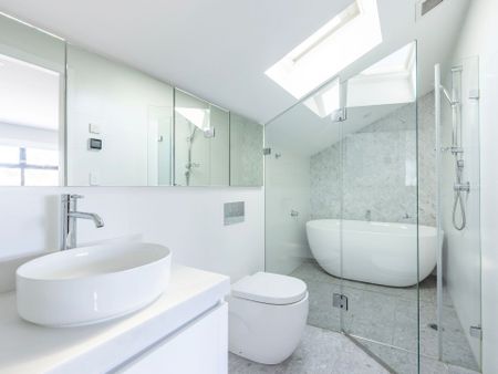 Statement Architecture in the heart of the village! - Photo 4