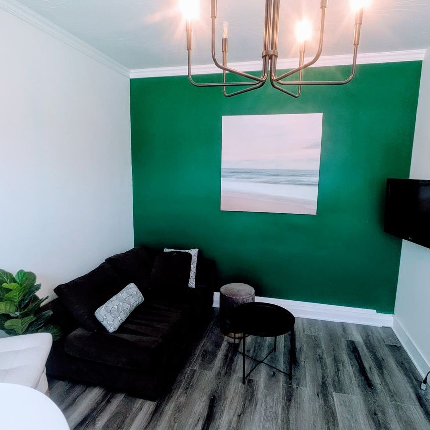 For Lease - 206 Bathurst Street Unit# Lower, Toronto, Ontario - Photo 1