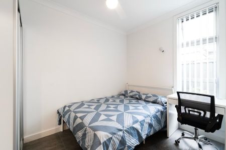 10-bedroom shared house, Norman St - Photo 3