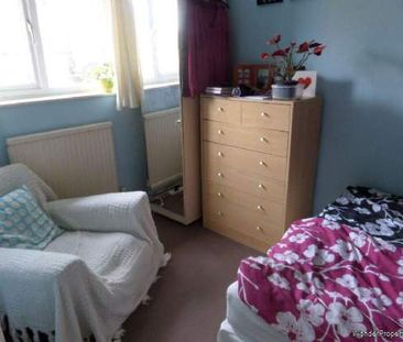 2 bedroom property to rent in London - Photo 3