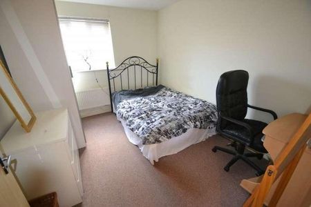 Stretford Road, Hulme, Manchester, M15 - Photo 4