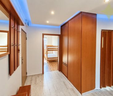 EXKLUZÍVNE-Na PRENÁJOM kompletne zrekonštruovaný 3-izbový byt s log... – Fotografia 3
