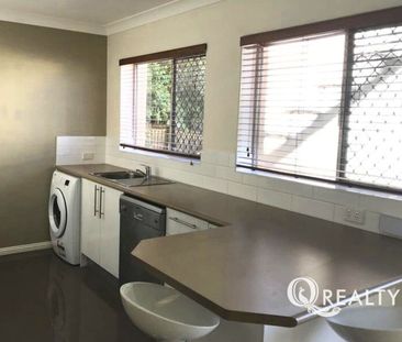 Self Contained Unit Looking for Long Term Tenants! - Photo 6