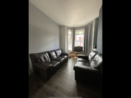 Shared House, Room 2, 123 Alexandra Park Avenue, Belfast, BT15 3GB - Photo 2